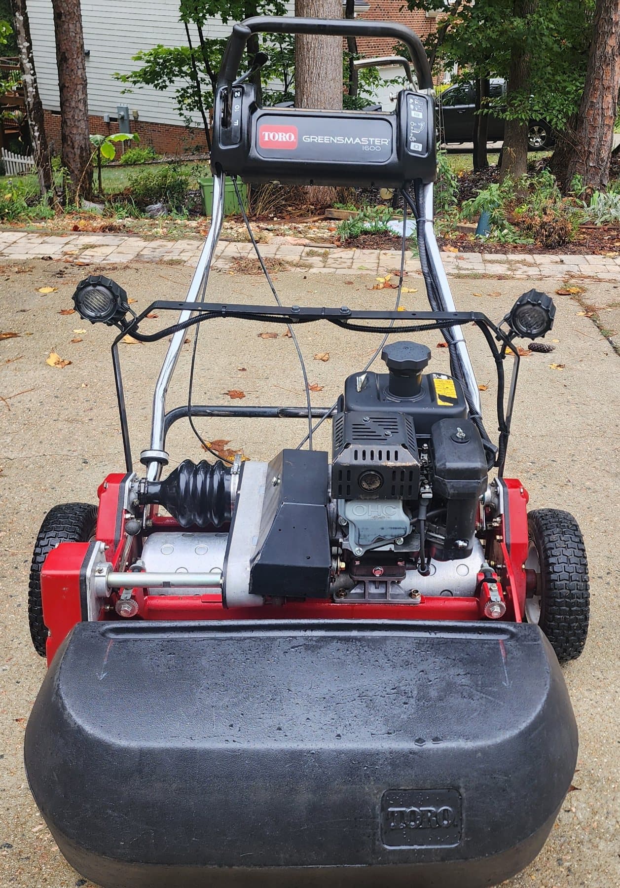2016 Toro Greensmaster 1600 equipment photo 1